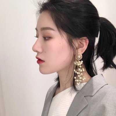 头像女生霸气冷酷伤感2022（2022好看的头像图片冷酷女）