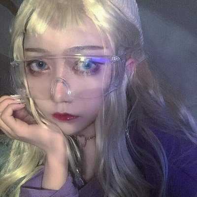 头像女生霸气冷酷伤感2022（2022好看的头像图片冷酷女）