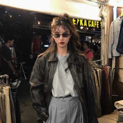 头像女生霸气冷酷伤感2022（2022好看的头像图片冷酷女）