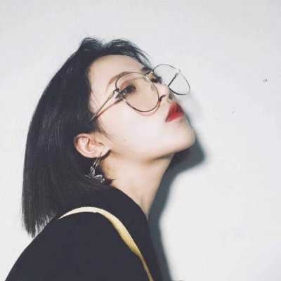 头像女生霸气冷酷伤感2022（2022好看的头像图片冷酷女）