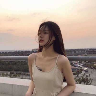 头像女生霸气冷酷伤感2022（2022好看的头像图片冷酷女）
