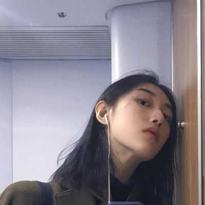 头像女生霸气冷酷伤感2022（2022好看的头像图片冷酷女）