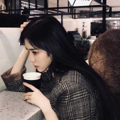 头像女生霸气冷酷伤感2022（2022好看的头像图片冷酷女）