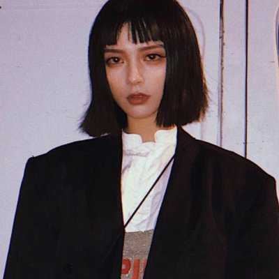 头像女生霸气冷酷伤感2022（2022好看的头像图片冷酷女）