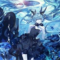 在水里的动漫女生头像-水手服动漫女头像可爱