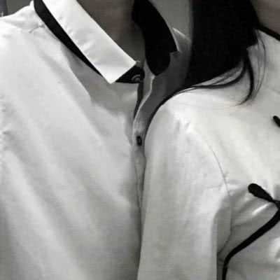 不露脸情侣头像一对两张_情侣头像半身不露脸俩人一对