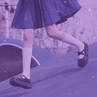 好看的jk制服女生头像紫色（jk制服女生头像仙气紫色下半身）