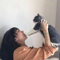 女生抱猫头像高清图片动漫唯美|怀中抱猫的女生头像找个性网