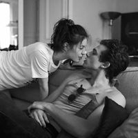 黑白欧美情侣头像(白边两人一张的)|欧美黑白情侣头像图片