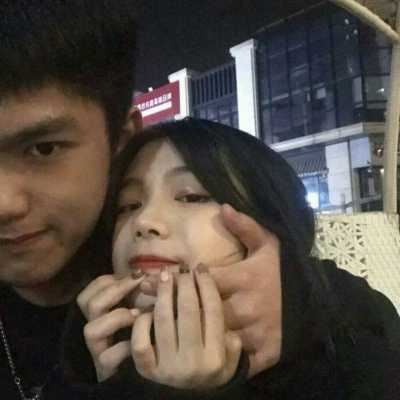 情头真人一对两张图片（情侣头像真人两张配对一人一张）