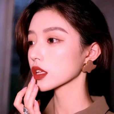 成熟女生的头像高清气质的（气质成熟女人头像图片唯美）