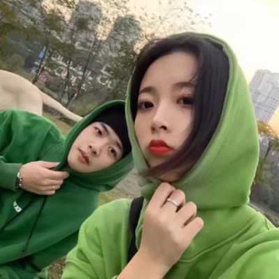 最火情侣头像一对2张_全网好看的情侣头像