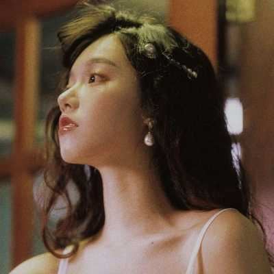女生简约头像图片_简单朴素的头像女