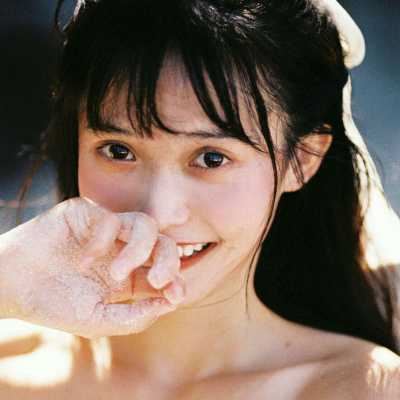 女生简约头像图片_简单朴素的头像女