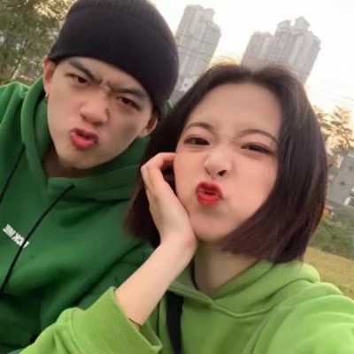 最火情侣头像一对2张_全网好看的情侣头像