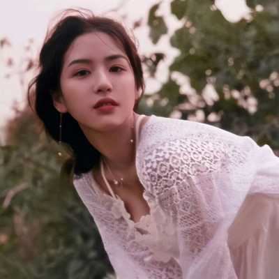 女生简约头像图片_简单朴素的头像女