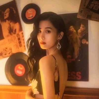 成熟女生的头像高清气质的（气质成熟女人头像图片唯美）