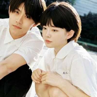 情侣头像成熟一对（成熟情侣头像一人一半）