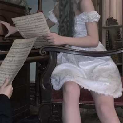 情侣头像成熟一对（成熟情侣头像一人一半）