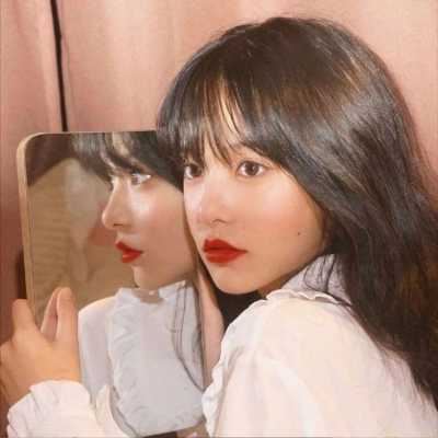 富贵端庄的美女头像-女生高贵头像