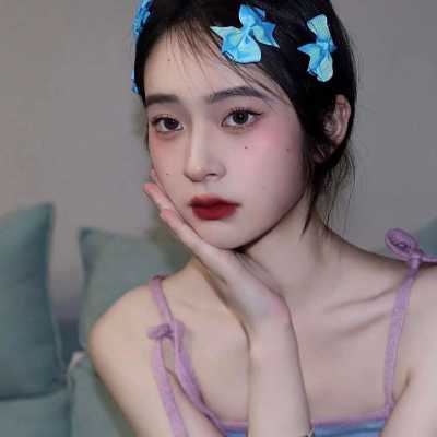 富贵端庄的美女头像-女生高贵头像