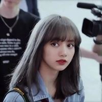 金色头发女生韩系头像（银白色头发女生头像）