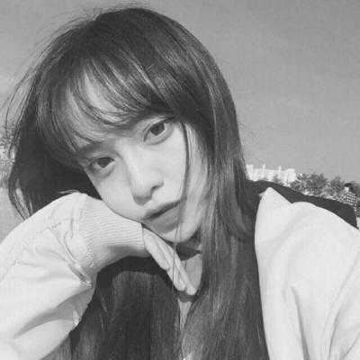 失恋黑色头像女生|伤感黑白头像女生流泪头像