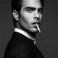 男士抽烟图片头像成熟 男的抽烟头像
