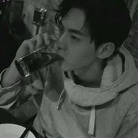 欧美男生喝酒图片-欧美男生头像图片帅气高清