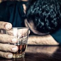欧美男生喝酒图片-欧美男生头像图片帅气高清