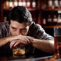 欧美男生喝酒图片-欧美男生头像图片帅气高清