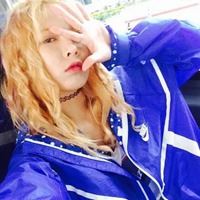最美金发女生头像（金色头发图片女生）