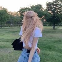 最美金发女生头像（金色头发图片女生）