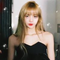 最美金发女生头像（金色头发图片女生）