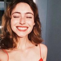 女生头像大笑温暖阳光欧美（欧美女头像爱笑的女孩）