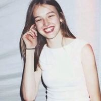 女生头像大笑温暖阳光欧美（欧美女头像爱笑的女孩）