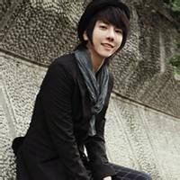 欧美微笑图片个性头像（欧美微笑女头像）