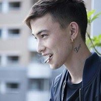 欧美微笑图片个性头像（欧美微笑女头像）