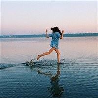 游泳女头像女生可爱 男生游泳头像