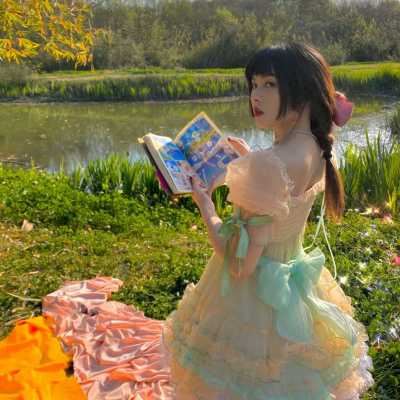 穿着公主裙的女孩头像 女孩公主头像