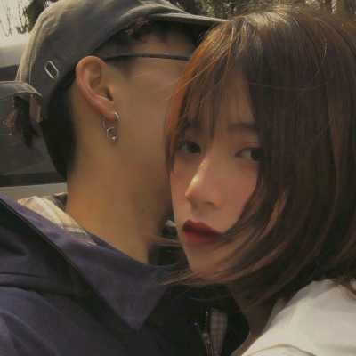 头像图片真人情侣 情侣头像抱在一起真人