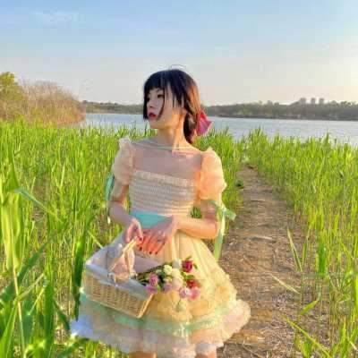 穿着公主裙的女孩头像 女孩公主头像