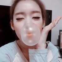 吹泡泡糖的女孩头像_女生吹泡泡头像图片唯美