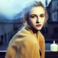 吹泡泡糖的女孩头像_女生吹泡泡头像图片唯美