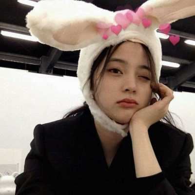 可爱俏皮的女生头像动漫_可爱俏皮的女生头像真人