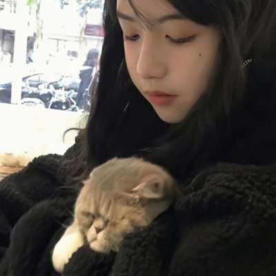 可爱俏皮的女生头像动漫_可爱俏皮的女生头像真人