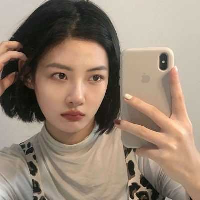 可爱俏皮的女生头像动漫_可爱俏皮的女生头像真人