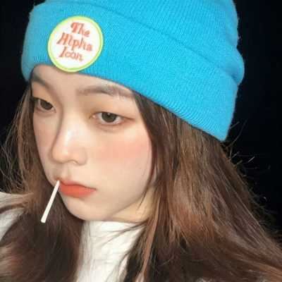 可爱俏皮的女生头像动漫_可爱俏皮的女生头像真人