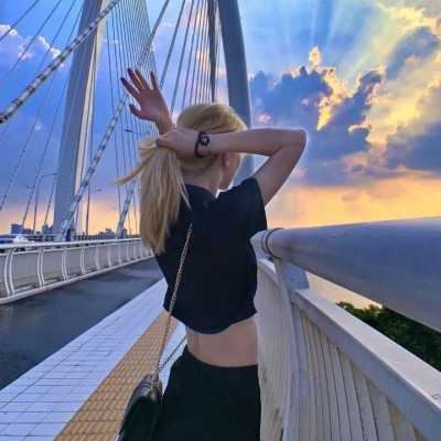 头像女生潮流时尚_潮流的女生头像