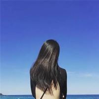 一个女人坐在海边的头像_头像女海边高清图片